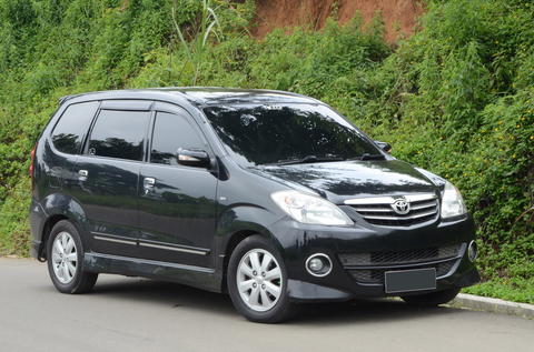 rental toyota avanza lombok